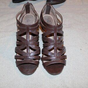 Women's Lifestyle Strappy Sandals size 8.5
